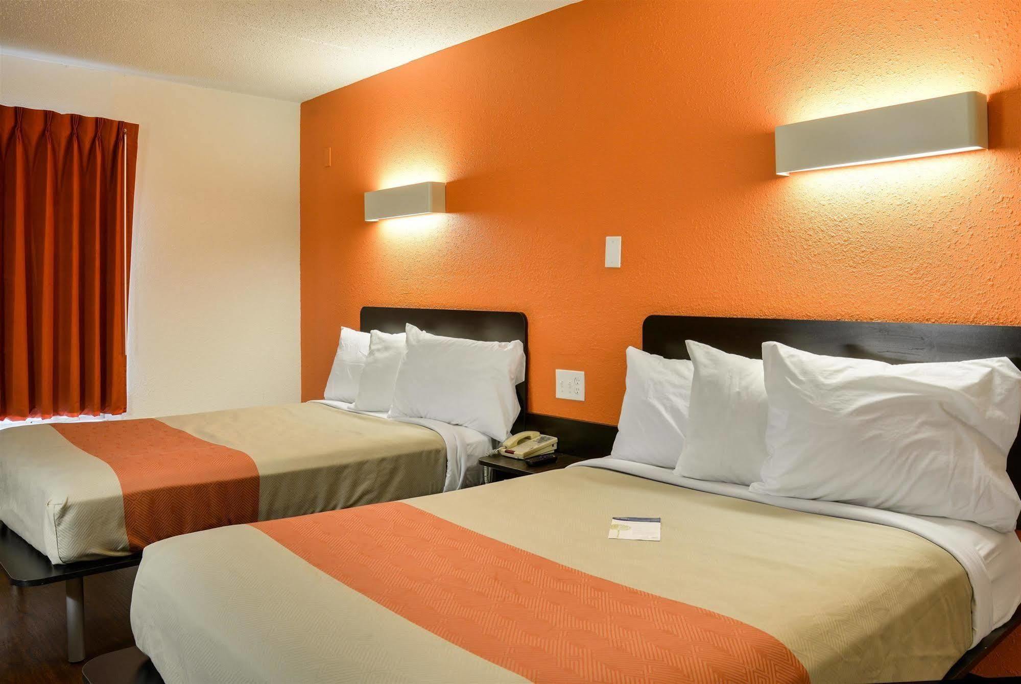 6-toledo, Oh Hotel